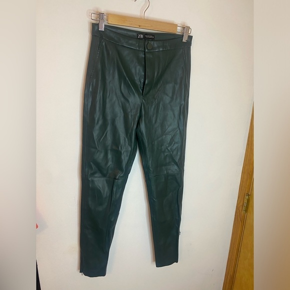 Zara Blogger Favorite Forest Green Faux Leather Ankle Zip Pants - Picture 2 of 9